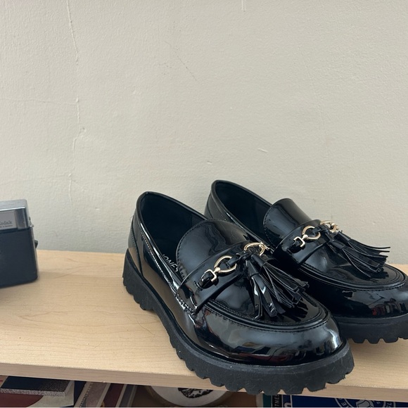 Jones New York Shoes - Jones New York Black Patent Leather Loafers with Tassels